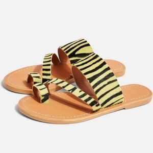 🎉 Topshop Calf Hair Toe Loop Sandal